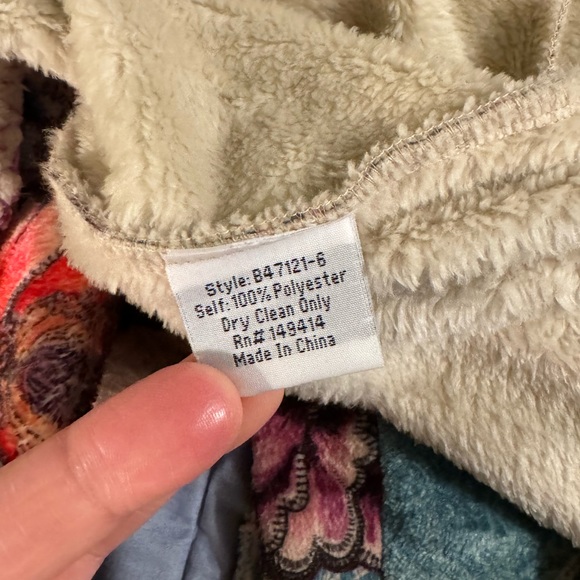 Biya Johnny Was Ledona sherpa floral cardigan - Picture 10 of 13